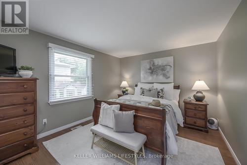 74 Guildford Court, London, ON - Indoor Photo Showing Bedroom