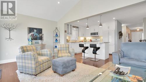 1863 Reilly Walk, London, ON - Indoor Photo Showing Living Room