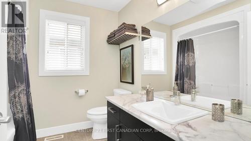 1863 Reilly Walk, London, ON - Indoor Photo Showing Bathroom