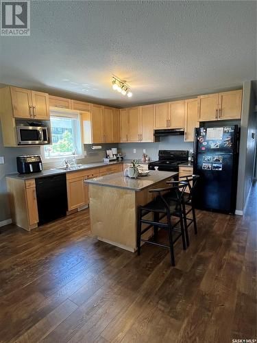 1 Abel Bay, Melville, SK - Indoor Photo Showing Kitchen With Double Sink