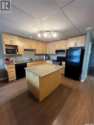 1 Abel Bay, Melville, SK - Indoor Photo Showing Kitchen With Double Sink