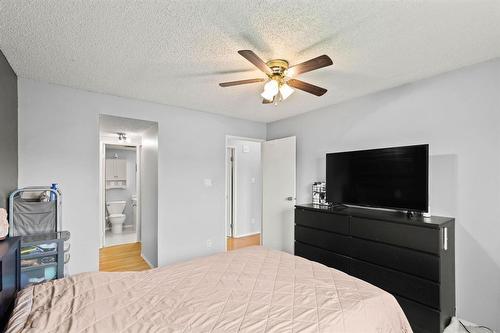 5216 173 Victor Lewis Drive, Winnipeg, MB - Indoor Photo Showing Bedroom