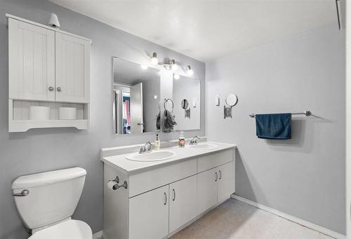 5216 173 Victor Lewis Drive, Winnipeg, MB - Indoor Photo Showing Bathroom