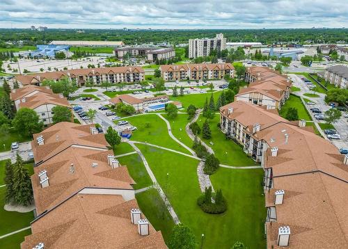 5216 173 Victor Lewis Drive, Winnipeg, MB - Outdoor With View