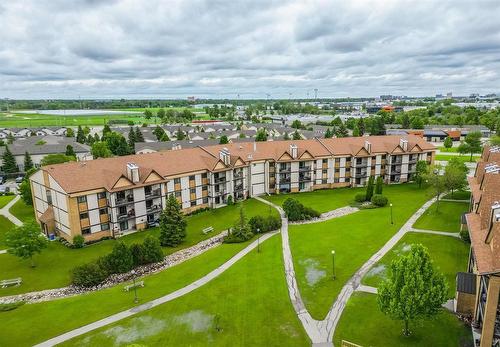 5216 173 Victor Lewis Drive, Winnipeg, MB - Outdoor With View