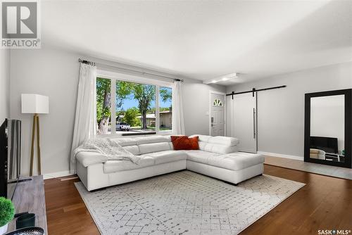 4108 Montague Street, Regina, SK - Indoor Photo Showing Living Room