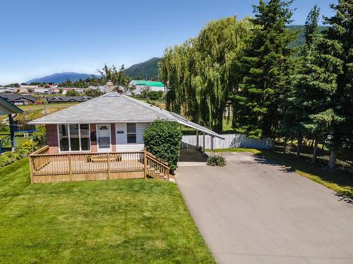 1406 Cedar Street, Creston, BC - Outdoor With Deck Patio Veranda