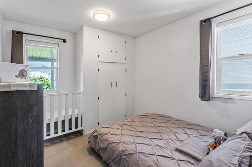1406 Cedar Street, Creston, BC - Indoor Photo Showing Bedroom