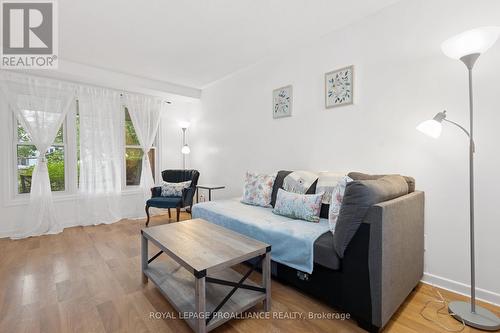 60 Beverley Crescent, Belleville, ON - Indoor Photo Showing Living Room