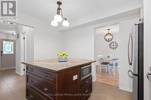 60 Beverley Crescent, Belleville, ON - Indoor Photo Showing Kitchen
