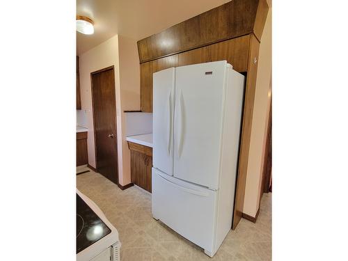 842 8Th Avenue, Fernie, BC - Indoor Photo Showing Kitchen