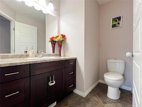 28 Pine Ridge Crescent, Brandon, MB - Indoor Photo Showing Bathroom