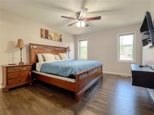 28 Pine Ridge Crescent, Brandon, MB - Indoor Photo Showing Bedroom