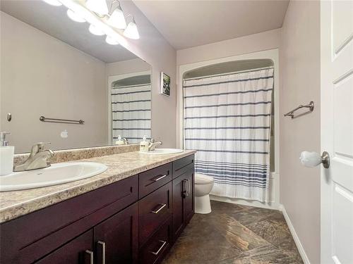 28 Pine Ridge Crescent, Brandon, MB - Indoor Photo Showing Bathroom