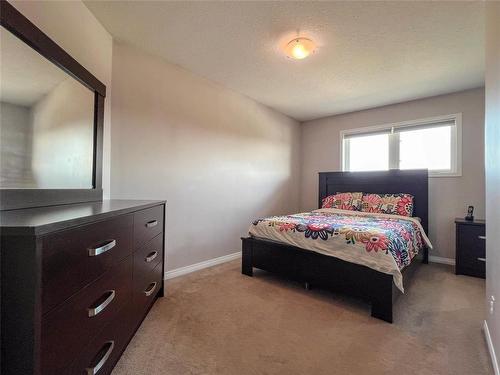 28 Pine Ridge Crescent, Brandon, MB - Indoor Photo Showing Bedroom