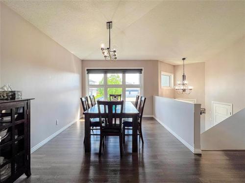 28 Pine Ridge Crescent, Brandon, MB - Indoor Photo Showing Dining Room