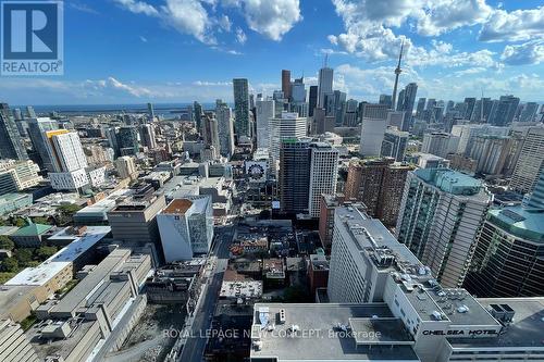 4409 - 386 Yonge Street, Toronto, ON - Outdoor With View