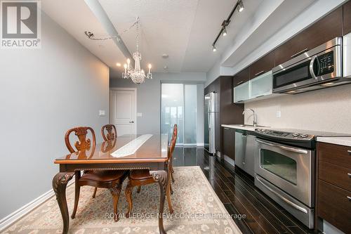 4409 - 386 Yonge Street, Toronto, ON - Indoor Photo Showing Kitchen