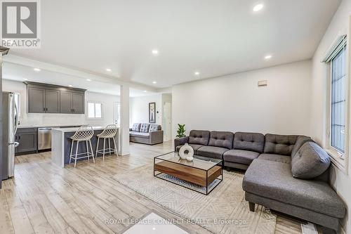 3759 Ellesmere Road, Toronto, ON - Indoor Photo Showing Living Room