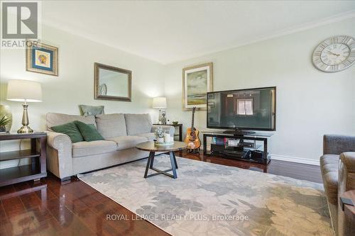 269 Valermo Drive, Toronto, ON - Indoor Photo Showing Living Room