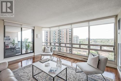 1205 - 2180 Marine Drive, Oakville, ON - Indoor Photo Showing Living Room