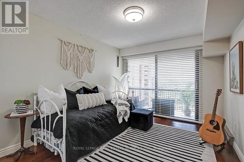 1205 - 2180 Marine Drive, Oakville, ON - Indoor Photo Showing Bedroom