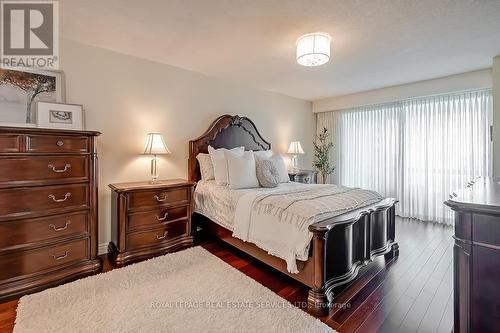 1205 - 2180 Marine Drive, Oakville, ON - Indoor Photo Showing Bedroom