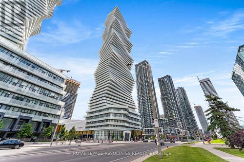 3308 - 3900 Confederation Parkway, Mississauga, ON - Outdoor With Facade