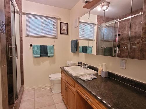 351 Seneca Street, Portage La Prairie, MB - Indoor Photo Showing Bathroom