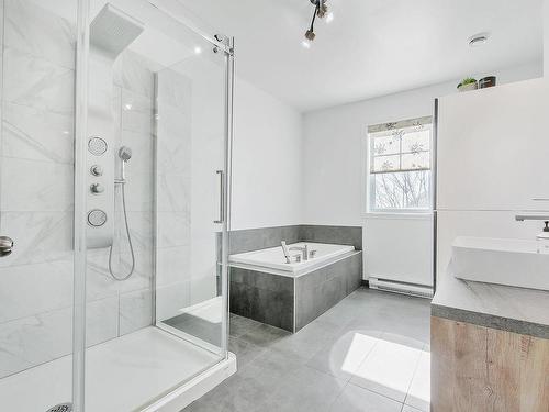 Salle de bains - 1424 Rue Bellancourt, Mascouche, QC - Indoor Photo Showing Bathroom