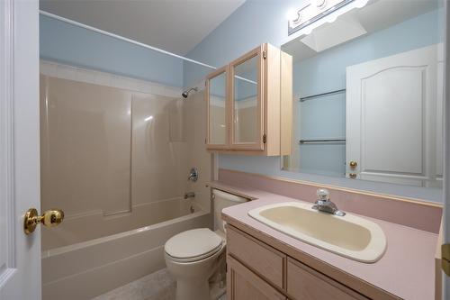 46-3096 South Main Street, Penticton, BC - Indoor Photo Showing Bathroom