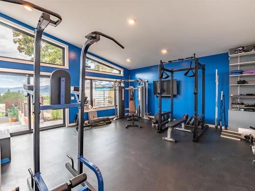 1122 Redlands Road, Penticton, BC - Indoor Photo Showing Gym Room