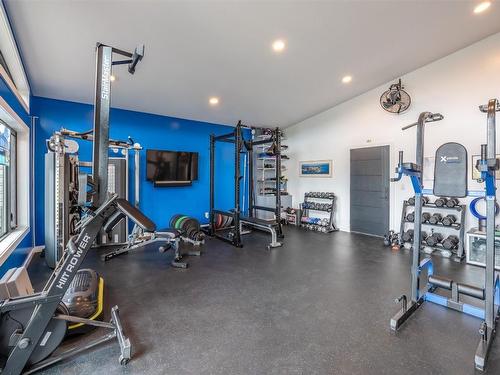 1122 Redlands Road, Penticton, BC - Indoor Photo Showing Gym Room