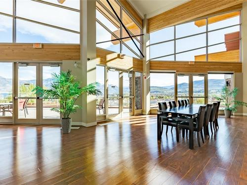 210-3205 Skyview Lane, West Kelowna, BC - Indoor Photo Showing Dining Room