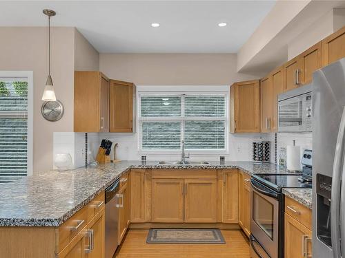 210-3205 Skyview Lane, West Kelowna, BC - Indoor Photo Showing Kitchen With Double Sink