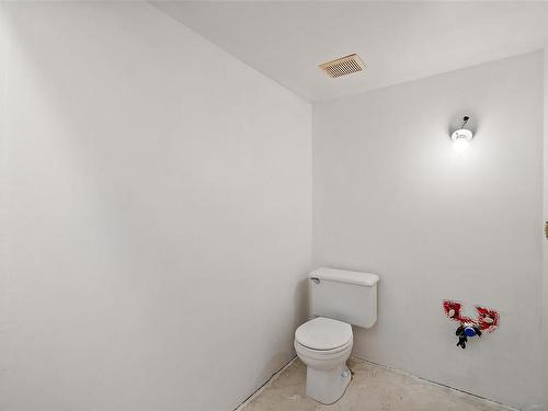 306-75 Gorge Rd West, Saanich, BC - Indoor Photo Showing Bathroom