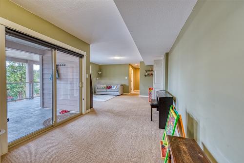 26-40 Kestrel Place, Vernon, BC - Indoor Photo Showing Kitchen