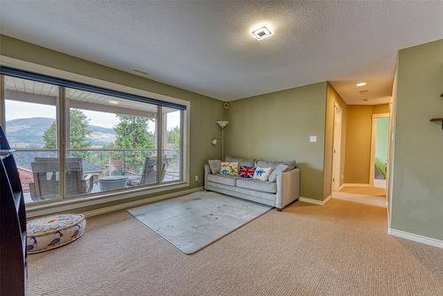 26-40 Kestrel Place, Vernon, BC - Indoor