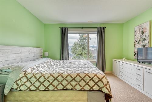 26-40 Kestrel Place, Vernon, BC - Indoor Photo Showing Bedroom