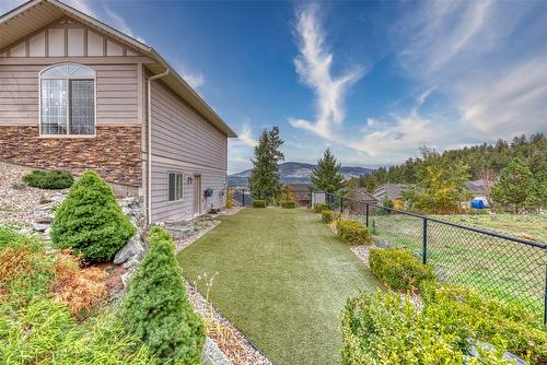 26-40 Kestrel Place, Vernon, BC - Outdoor With Facade