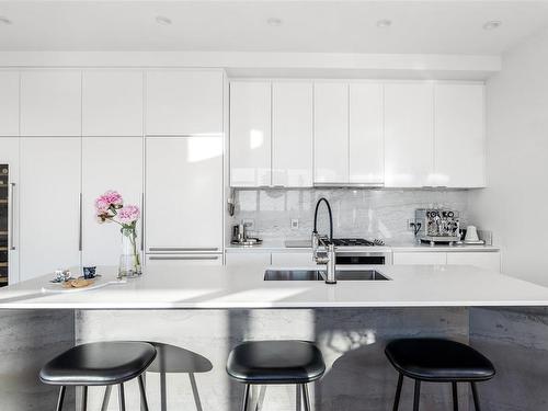 1602-60 Saghalie Rd, Victoria, BC - Indoor Photo Showing Kitchen With Upgraded Kitchen