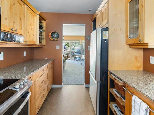 31-5951 Lakes Rd, Duncan, BC - Indoor Photo Showing Kitchen