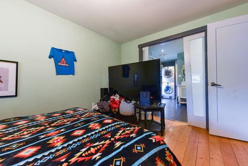 988 Dynes Avenue, Penticton, BC - Indoor Photo Showing Bedroom