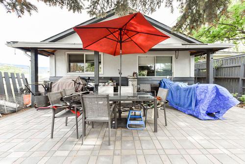 988 Dynes Avenue, Penticton, BC - Outdoor With Deck Patio Veranda With Exterior