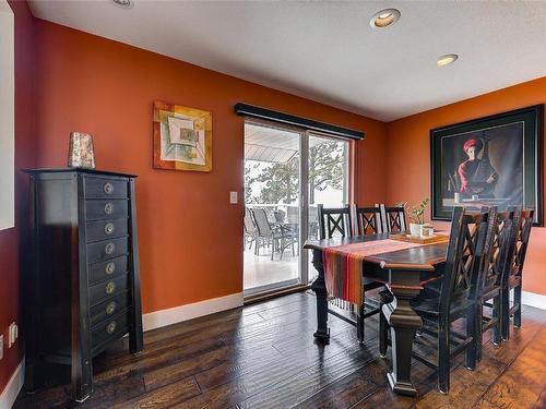 943 Guest Road, West Kelowna, BC - Indoor Photo Showing Dining Room