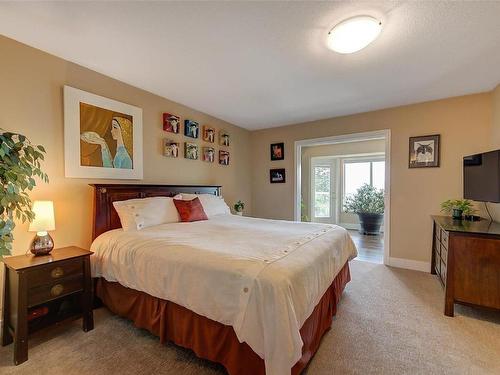 943 Guest Road, West Kelowna, BC - Indoor Photo Showing Bedroom