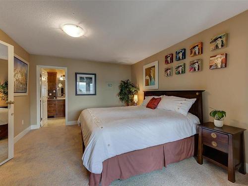 943 Guest Road, West Kelowna, BC - Indoor Photo Showing Bedroom