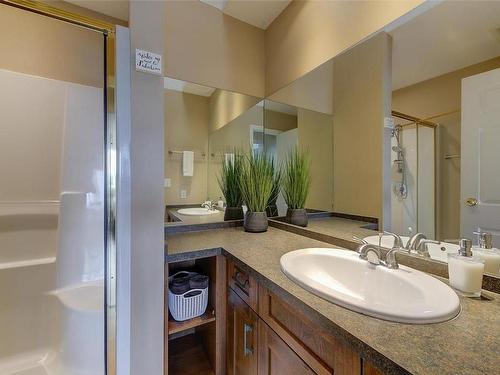 943 Guest Road, West Kelowna, BC - Indoor Photo Showing Bathroom