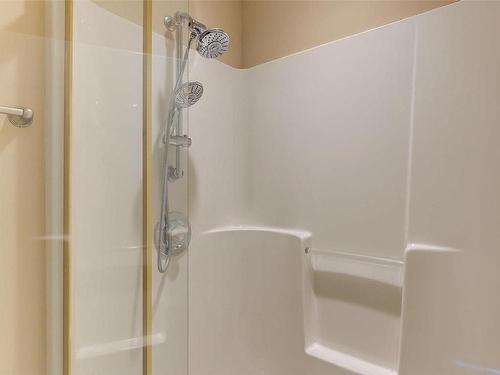 943 Guest Road, West Kelowna, BC - Indoor Photo Showing Bathroom