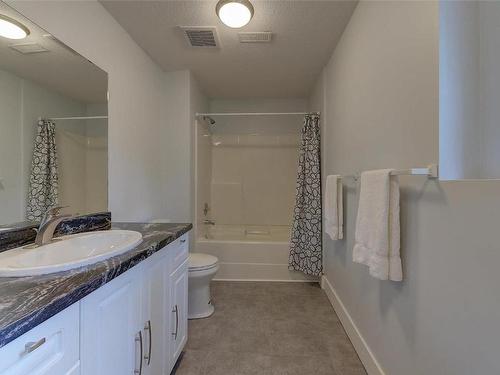 943 Guest Road, West Kelowna, BC - Indoor Photo Showing Bathroom